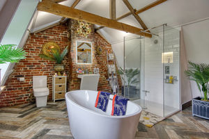 En-Suite Area- click for photo gallery